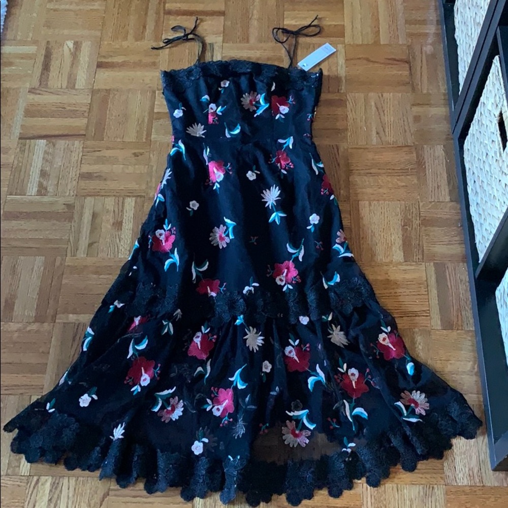 BB Dakota RSVP NWT Black Floral Midi Dress